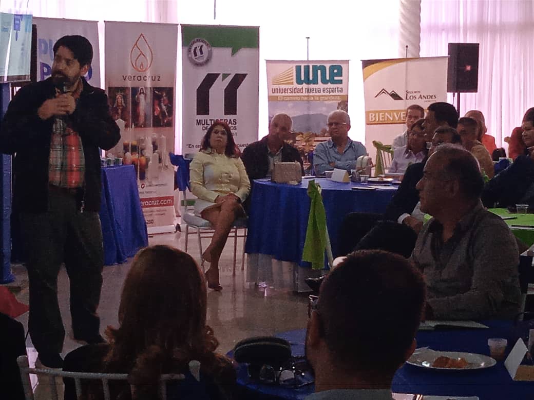 [:es]Asdrúbal Oliveros: Se estima aumento de la economía en un 4% para el 2023 [:]