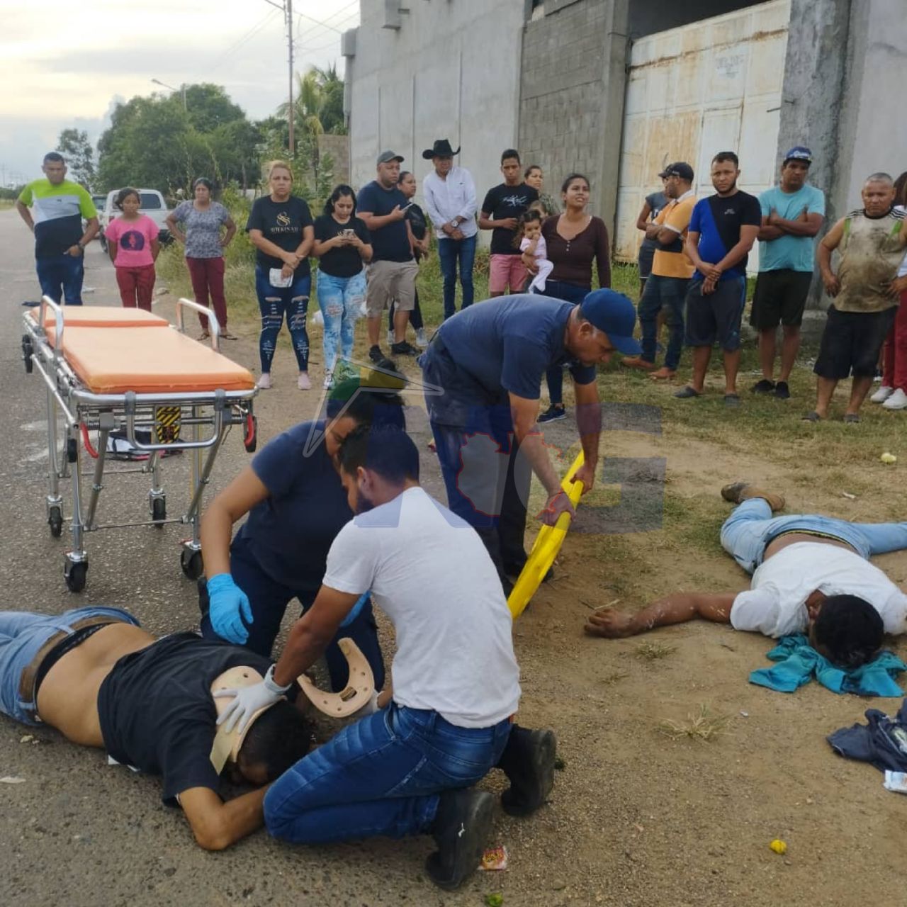 [:es]Accidente en la Av. William Lara dejó a padre e hijo muertos[:]