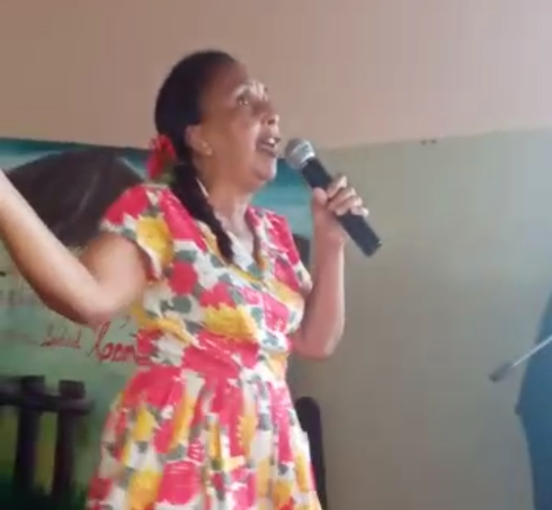 [:es]Guillermina Rivas y Manuel Rangel ganaron el Primer Festival Cantaclaro de la Tercera Edad[:]