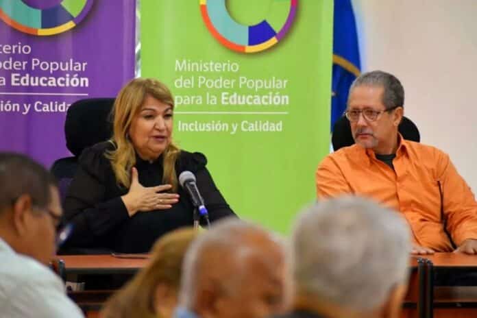 [:es]Evalúan las bases del 3.er contrato único de maestros[:]