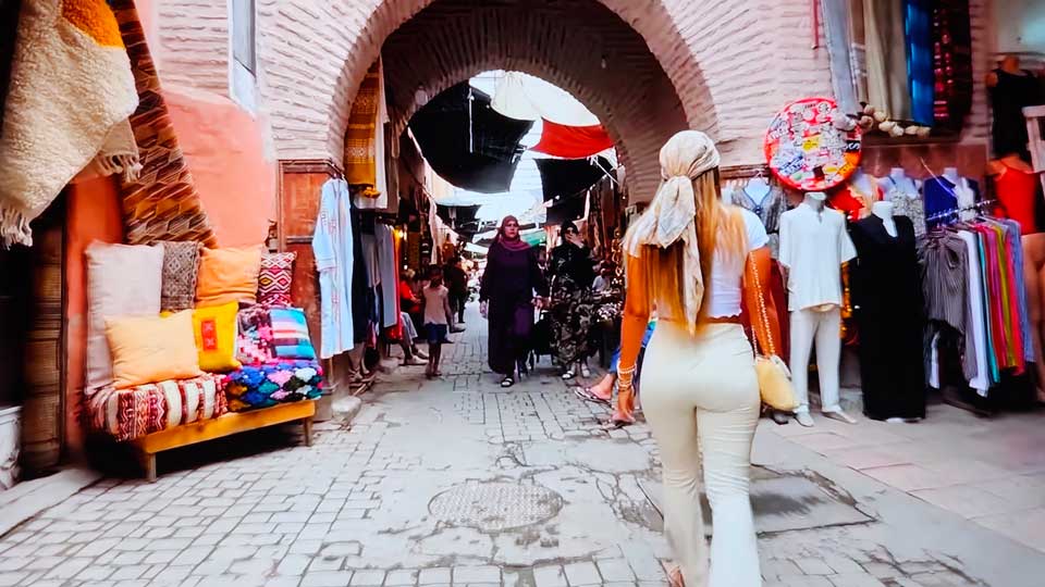 [:es]Zocos, palacios, museos, talleres de artesanos y tiendas de las mil y una noches en Marrakech[:]