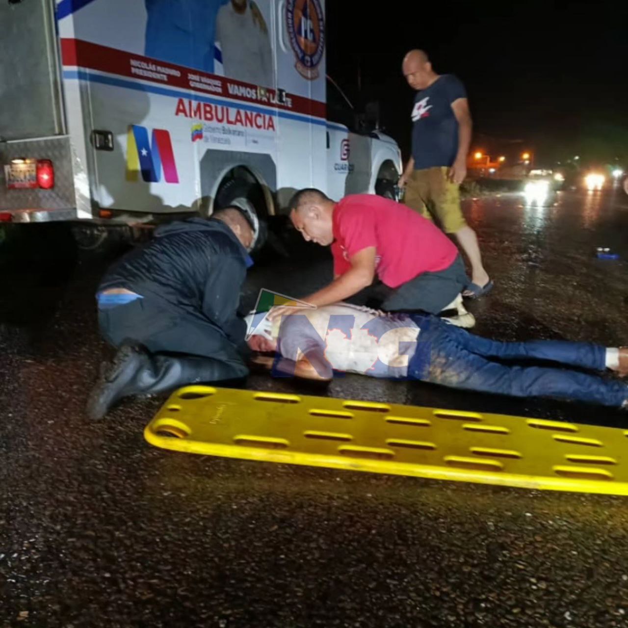 [:es]Motorizado sufrió fuerte accidente en la Av. William Lara[:]