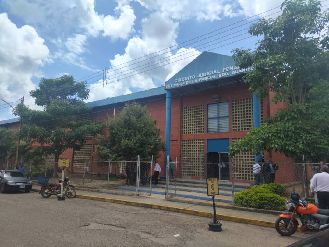 [:es]Pasaron a juicio los dos comerciantes vallepascuenses acusados de extorsión [:]